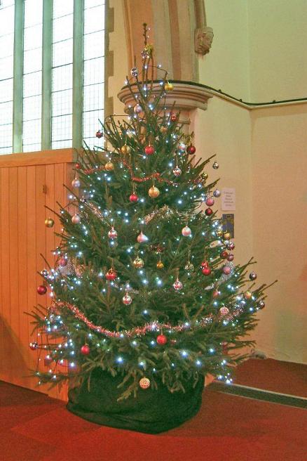 Christmas tree at Holy Trinity church (2017)